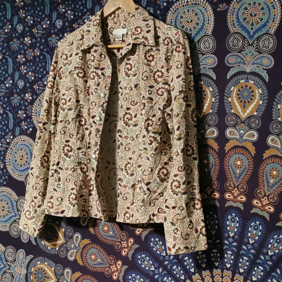 Very Cute Paisley Print Linen Blend Button Up - Picture 5 of 6
